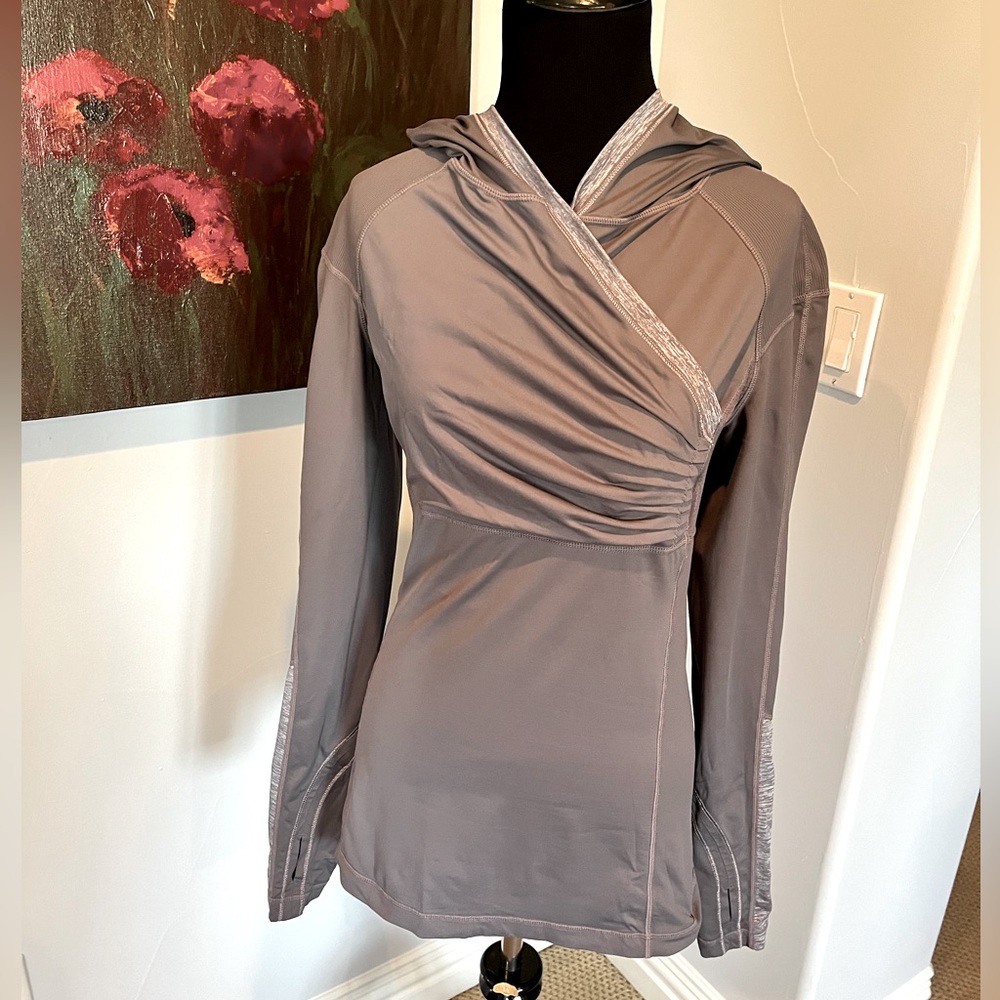 Lululemon grey Athletic top.  Spandex. Size 4.
